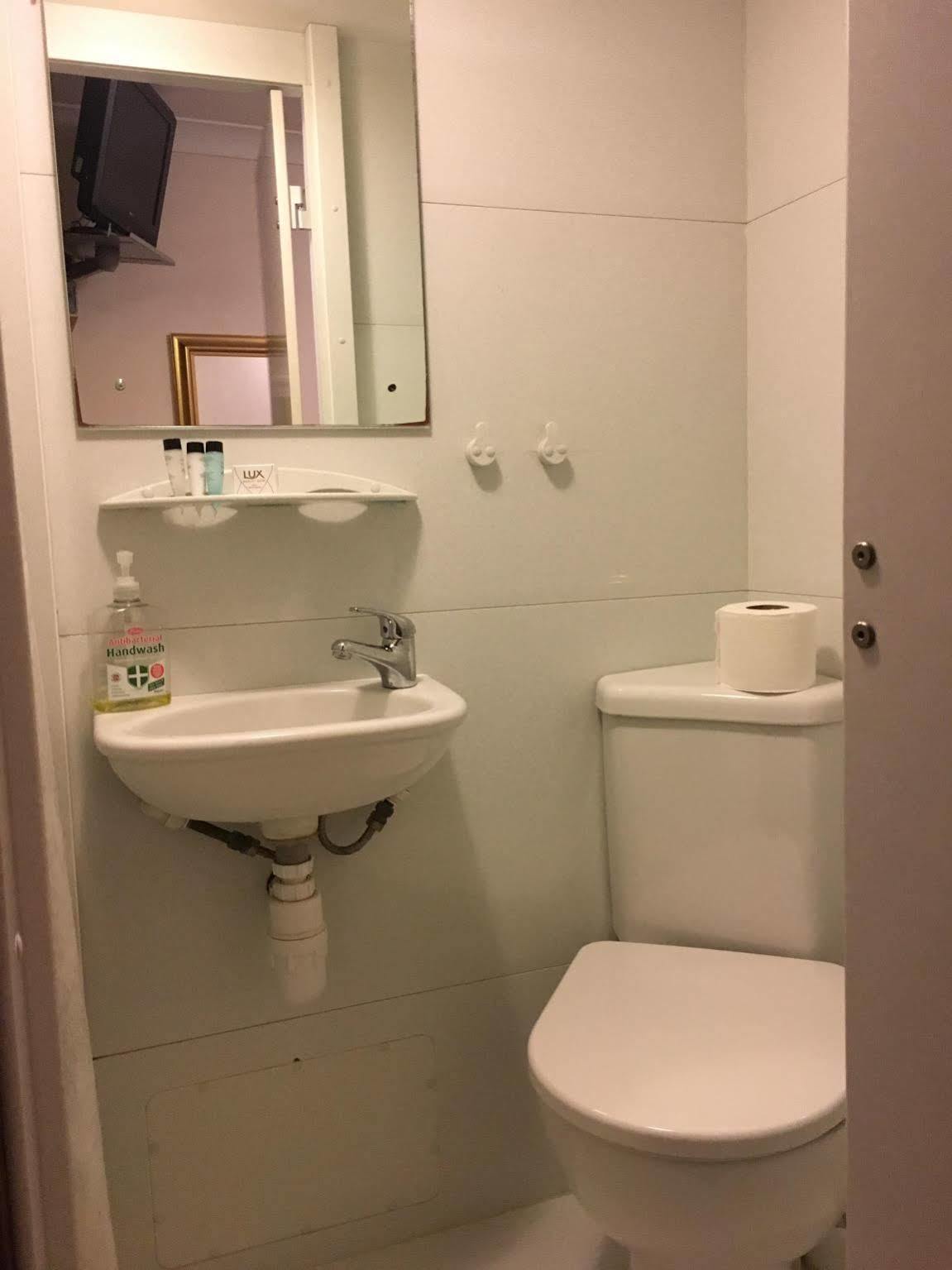 Globe Hotel Колчестер Экстерьер фото